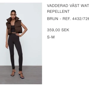 Zara väst storlek S-M - Zara väst i kroppad modell som ej kommer till användning, nyskick