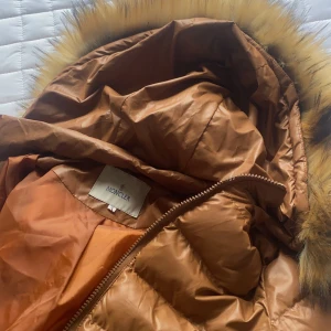 Jacka  - Säljer denna jackan då den aldrig används.