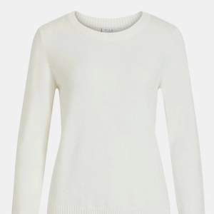 En jättefin vit stickad tröja från vila!❤️  storlek Xs men skulle säga att den passar som S också! 💓Nypris: 329kr