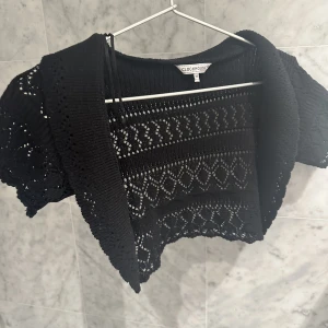 Virkad topp! - Sjukt snygg passar till allt! Skriv om ni har frågor