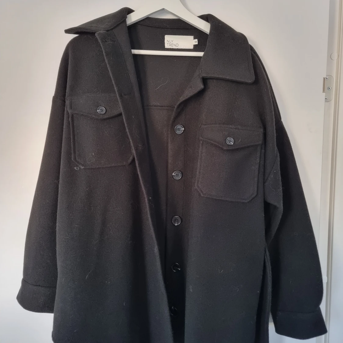 Svart oversize skjortjacka