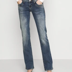 Ltb jeans - Blå ltb jeans i stl 26x34