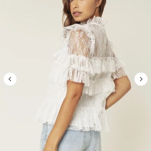 Topp - Säljer min by malina topp då den inte kommer till användning. Använt ett fåtal gånger och är som ny. Nypris 1600kr. Storlek m men skulle säga att den är liten i storleken så ungefär en s.