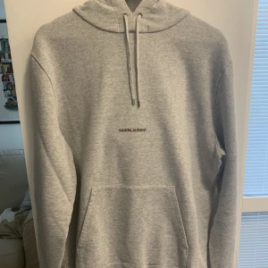 Saint Laurent Hoodie Gray Size M - Helt oanvänd Saint Laurent Hoodie  Storlek: M Kvitto finns Ny med tags 