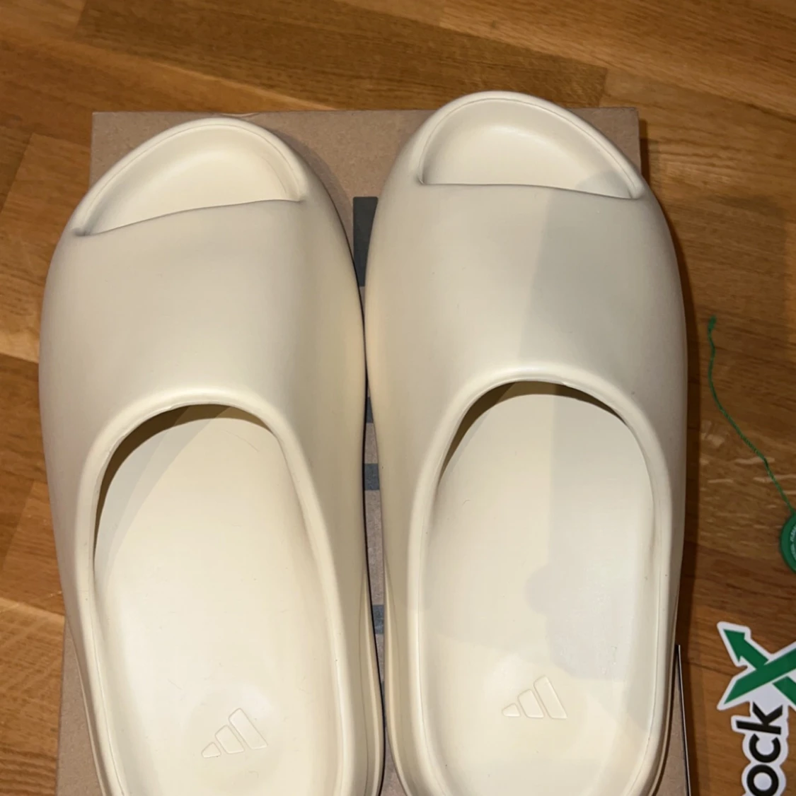 Yeezy Slides Bone - 90