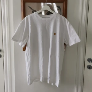 Carhartt t-shirt -  basic t-shirts från carhartt Men's size M. Vit. Oanvänd. Alla 3 för 150kr 
