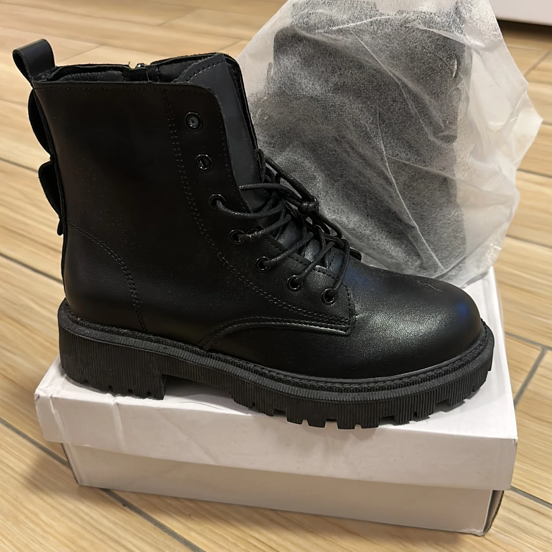 Oanvända vinterboots