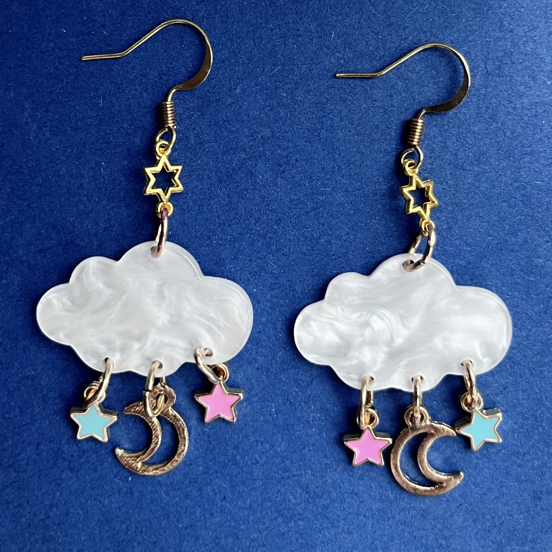 Handgjorda örhängen 💙