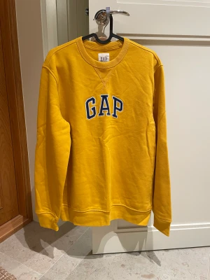 Gap sweatshirt M - New mustard Gap sweatshirt. Size M Cotton
