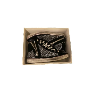 skor  - skor från meinert trend of luxury. original pris 1300kr. osäker på frakten men om ni är intresserade tar jag reda på de :) 