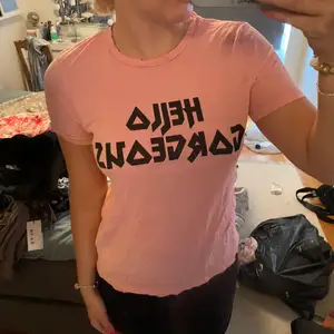 en rosa tröja från Vero Moda i storlek XS