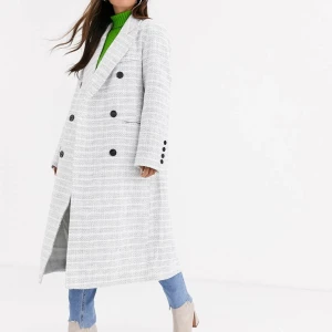Long white coat - Long white and grey coat, size EU40. Perfect for autum or even winter. Oversize fitting 