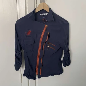 Långärmad tröja  - Använder inte så jag vill helst bli av med den 