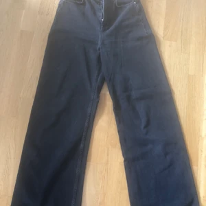 Högmidjade Jeans - Riktigt fina högmidjade jeans. 