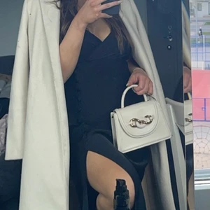 Kappa zara - Perfekt kappa för höst och vinter från Zara ❤️ Säljer då jag behöver rensa i garderoben 