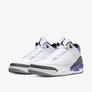 Jordan 3 dark iris - Helt nya jordan 3 dark iris. Storlek 41, köpta från nike snkrs appen. Medföljer originallåda och kvitto digitalt