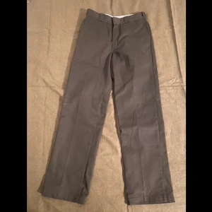 Dickies 874 - Mörkgröna Dickies använda fåtal gånger 