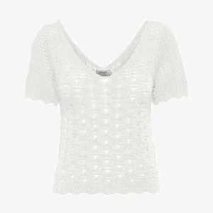 Stickad topp - Super fin tröja helt slutsåld på hemsidan! Tröjan är perfekt till sommarn och är i xs men passar både xs och s då den är stretchig💕