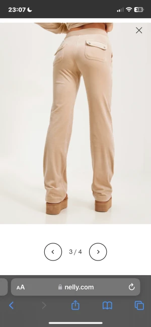 Juicy  - Säljer dessa juicy byxorna som är i jätte bra skick kan även byta med bra saker de är i storlek xxs