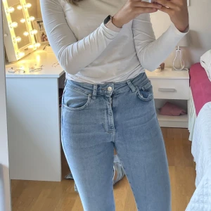 Jeans ifrån zara!! - Helt oanvända jeans ifrån zara. Ordinarie pris är 359kr, mitt pris är 120kr + frakt 