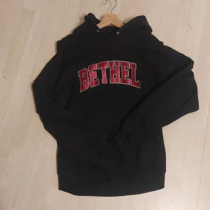 Bethel College hoodie - Bethel college hoodie dm för frågor. 