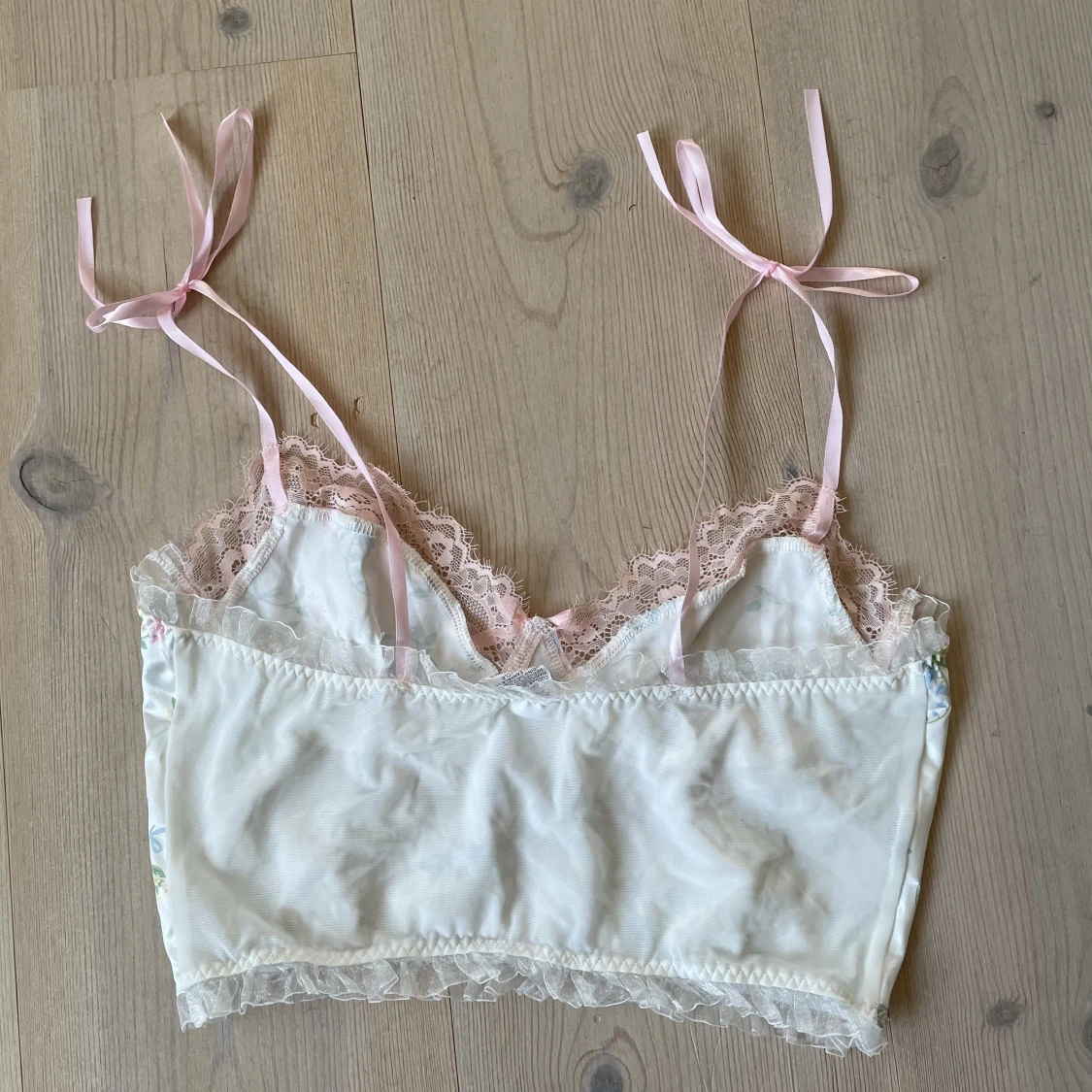 Blommig croptop - 90