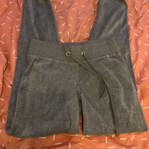 mjukisbyxor - super sköna och fina mjukisbyxor från cubus, lågmidjade, storlek S💗