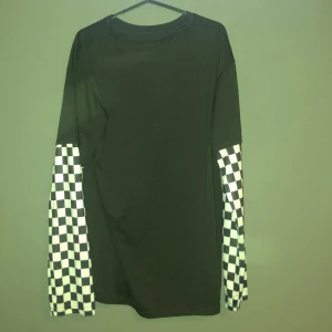 Longärmad  - Storlek s/m, knappast använd 