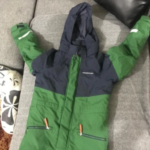 Overall  - Barn overall  Helt ny  Aldrig använda  Ny pris: 1300 kr 