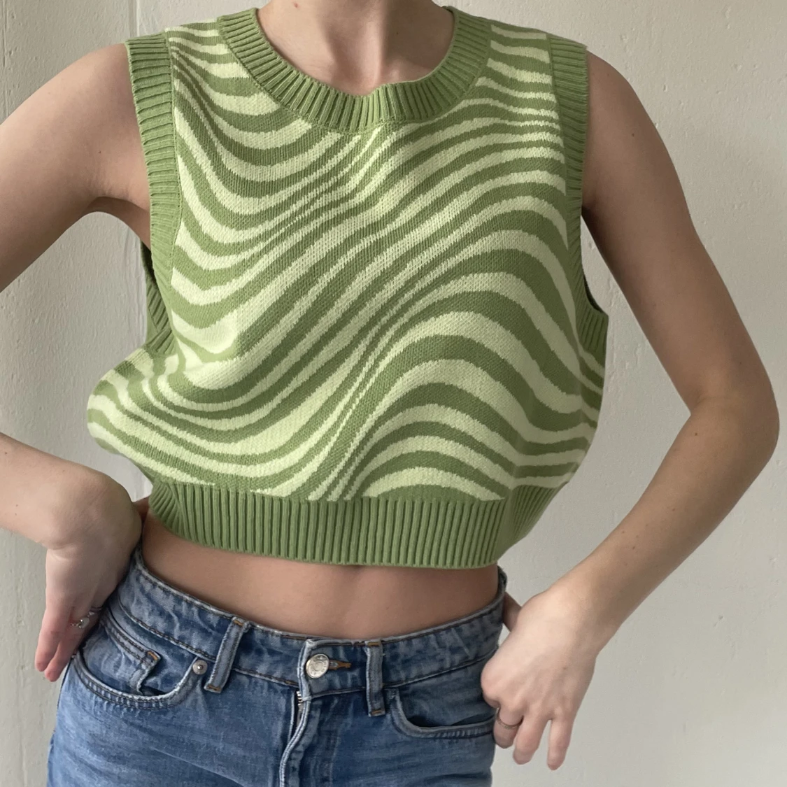 Stickad ~ Top/linne/vest