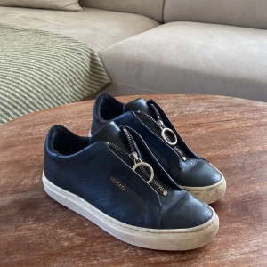 Axel Arigato Clean 90 Zip - Använda men ändå fint skick! 