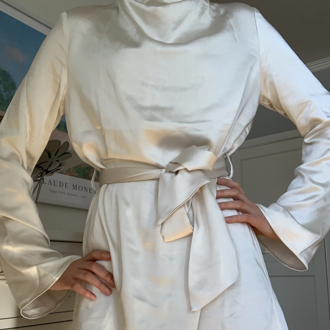 Ostronfärgad miniklänning satin - Pretty lavish  - 91