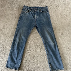 Weekday space 33/32 - Weekday space relaxed straight jeans, endast använda ett par gånger. 