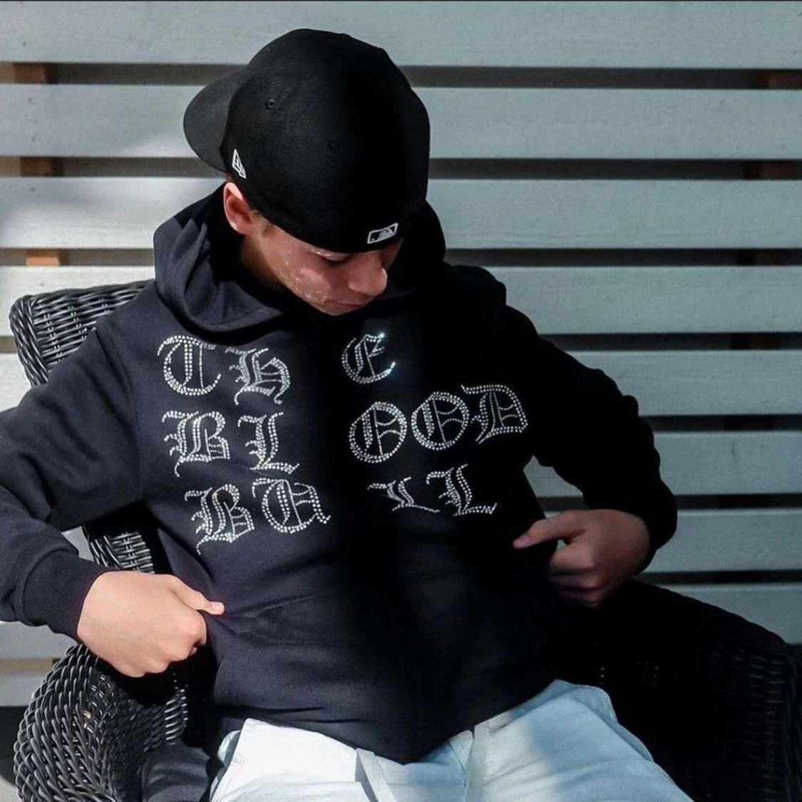 Rhinestone-hoodie - 90