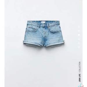 Säljer mina zara shorts som köptes förra sommaren för 150kr styck. Dem är i superbra skick och köptes för 300kr. Köparen står för frakt!❤️