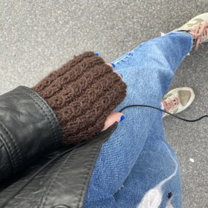 Bruna handledsvärmare!  - Mysiga bruna handledsvärmare i ull, som jag stickat! Kan även göra på beställning efter den storlek/modell/färg du vill! Kolla i min profil för mer!