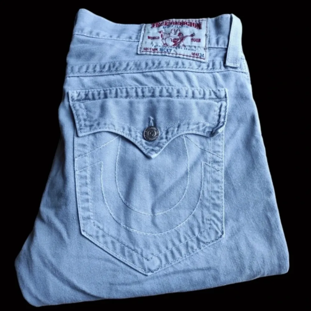 Asfeta True Religion jeans säljer så jag kan ha pengar. Jeans & Byxor.