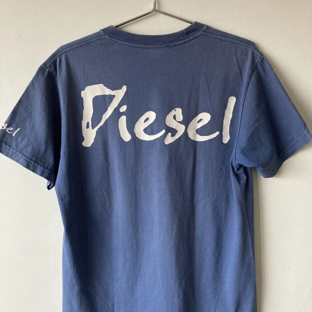 Vintage Diesel T-shirt i superfint skick! . T-shirts.