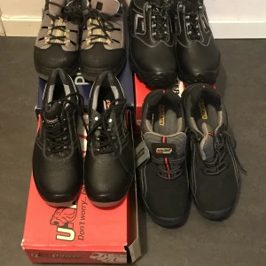 Neya Arbetsskor. - Helt nya Arbetsskor till Salu. 4 Nya par 43-42 i Storlek till bra pris. 1500Sek tottalt 