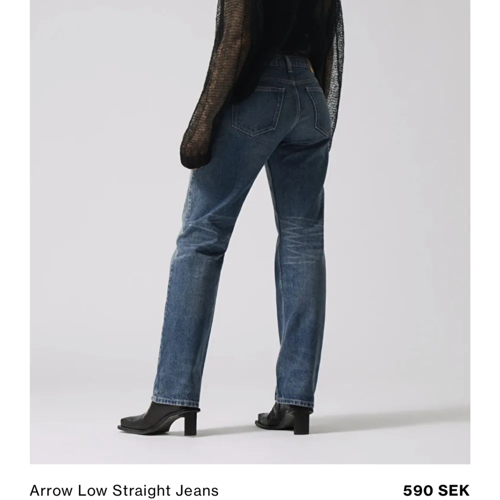 Ett par weekday arrow low jeans i färgen vintage blue. Slutsålda på hemsidan. Använd men Inga defekter alls. Säljes pågrund av ingen användning. Nypris 590kr. Vid frågor kontakta privat 💗. Jeans & Byxor.