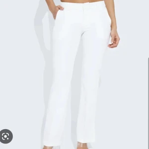 Kostymbyxor vita - Xs, köptes i somras