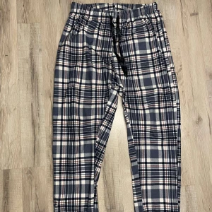FEMALE PASSION Small 36-38 - Helt nya aldrig använda, flanell tyg, otroligt sköna mysbyxor.