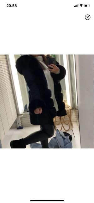 Jacka - Säljer min älskade parks jacka😢STORLEK M men passar mig som har S 