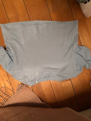 Blå t-shirt  - Blå t-shirt från newyorker! Frakt tillkommer på 40kr 