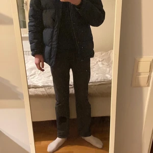 Vinterjacka - Säljer nu min vinterjacka som användes förra året, en fin jacka med inga skador på. Du betalar frakt  - Märke: Cross Sportswear - Storlek: M