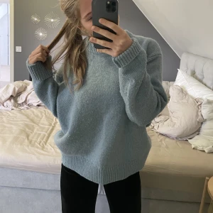 Stickad tröja - Så fin färg. Från arket. Bra skick❣️