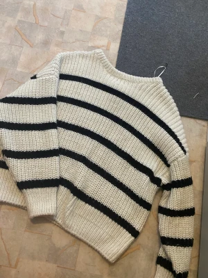 Stickad  - Extremt skön 