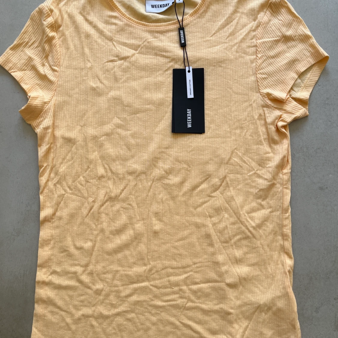 T-shirt från Weekday, storlek M - 91