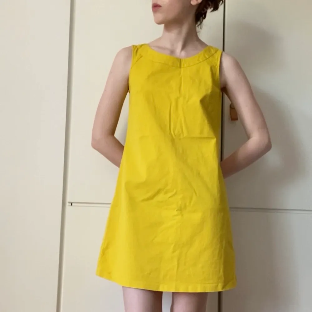 En vintage gul 60-tals klänning. Aldrig använd💛 Twiggy vibes . Klänningar.