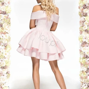 Lou klänning  - Fina rosa korset klänning. 